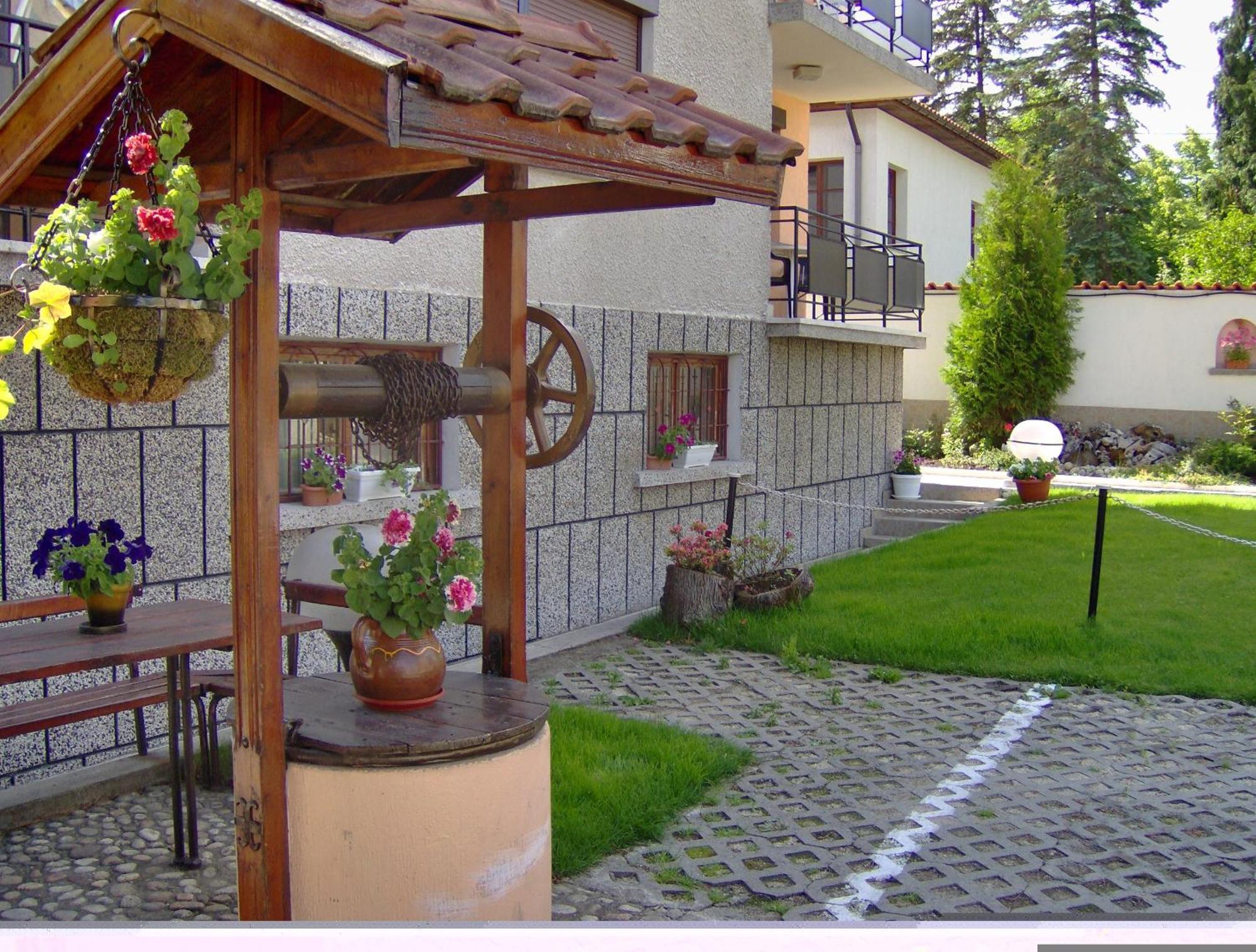Family Hotel Emaly 1 Bankya Exterior photo